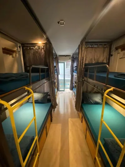 Dormitorio mixto de 10 camas — The joys hostel