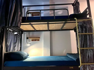 Dormitorio mixto de 10 camas — The joys hostel